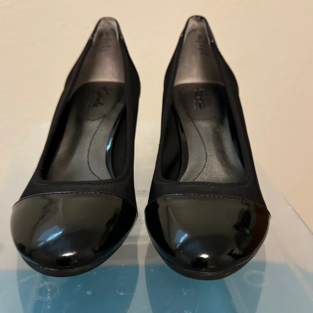 Life Stride Black Patent Wedge Heels Comfort Slip-On Size 9N EUC